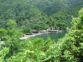 豊稔池のダム（上方より）