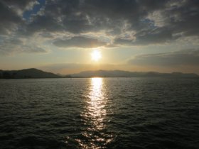 瀬戸内海の夕陽？