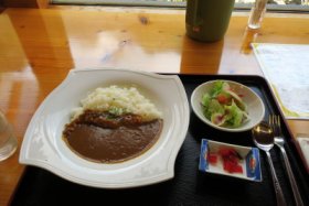 昼飯はカレー（８５０円）