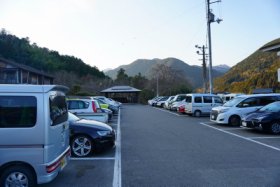 神山温泉駐車場