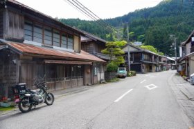 土須峠への分岐路