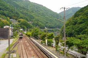 山間部の駅