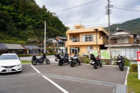 バイクもチラホラ