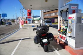 奈半利で給油します