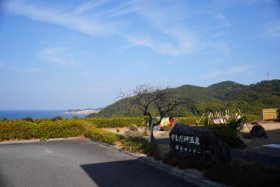 すぐ横は海です