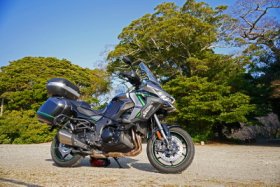 天気が良く暖かい