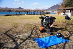 テント設置開始